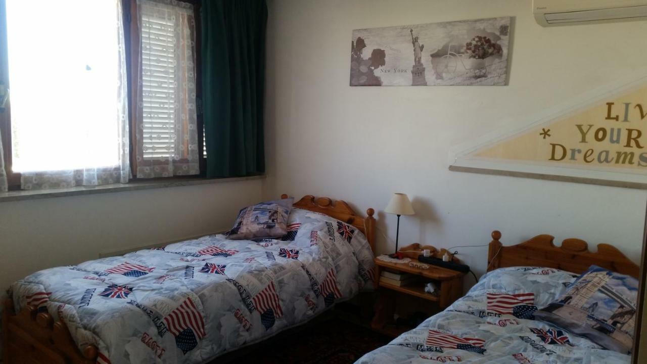 לטינה Home Denise E Luca מראה חיצוני תמונה