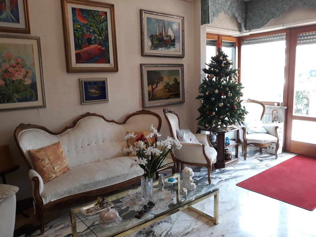 לטינה Home Denise E Luca מראה חיצוני תמונה